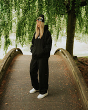 Load image into Gallery viewer, SMILEY GLOBE BEANIE